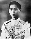 https://upload.wikimedia.org/wikipedia/commons/thumb/6/67/King_Ananda_Mahidol_portrait_photograph.jpg/110px-King_Ananda_Mahidol_portrait_photograph.jpg